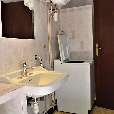 2 Pieces Avec Terrasse, Proche Et Centre-ville A Cavalaire-sur-mer, Parking Inclus - Fr-1-226b-19 Lejlighed *