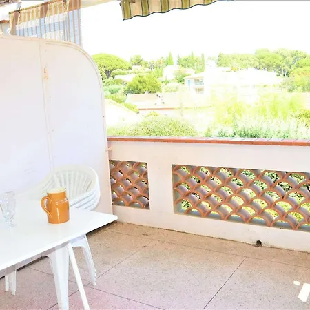 Apartment 2 Pieces Avec Terrasse, Proche Et Centre-ville A Cavalaire-sur-mer, Parking Inclus - Fr-1-226b-19